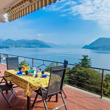 La Casa Di Angela Belvedere ستريزا